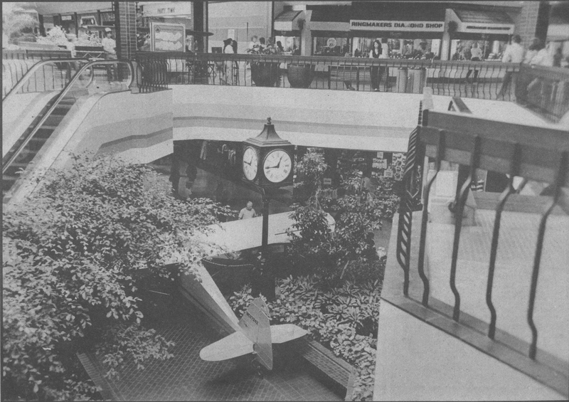 Santa Maria Mall Plane